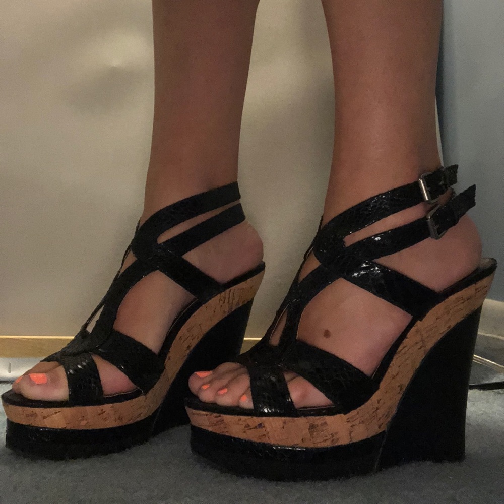 Steve Madden Black Faux Snakeskin wedge 7.5